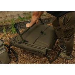 Avid Carp Bivouac * Bedchair Revolve System